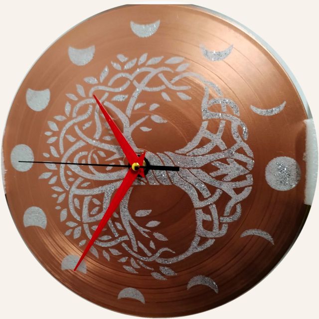 Albero della vita e fasi lunari: orologio da parete dipinto a mano da Artedory