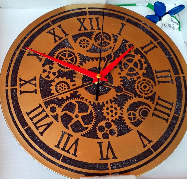 Ingranaggi oro: orologio da parete dipinto a mano da Artedory